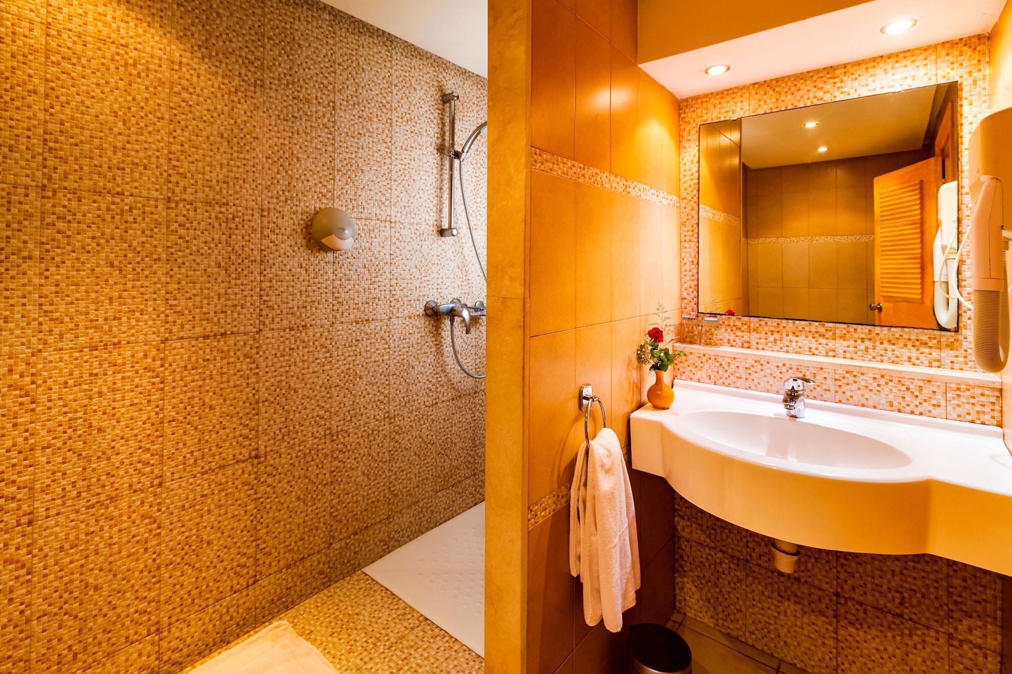 מהדייה El Borj Hotel מראה חיצוני תמונה
